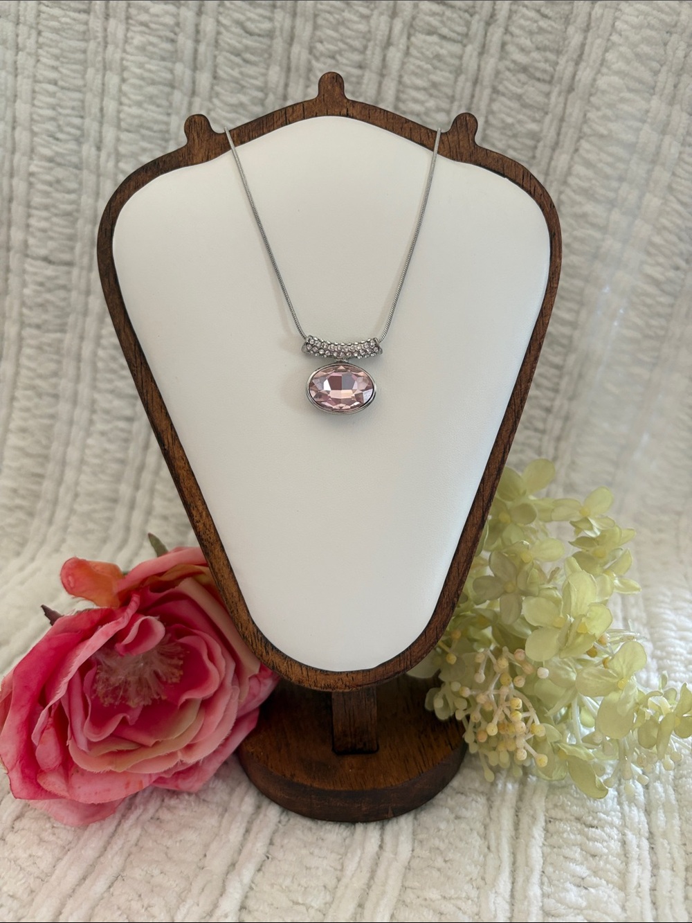 Delicate Pink Crystal Pendant Necklace - Women Jewelry